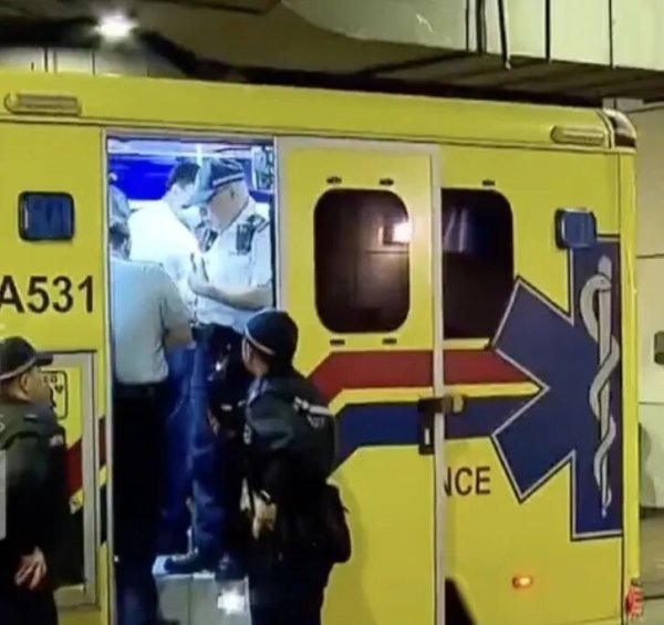 巨富配资 香港一男子在巴士站被砍伤，警方通报：幕后主脑买凶伤人